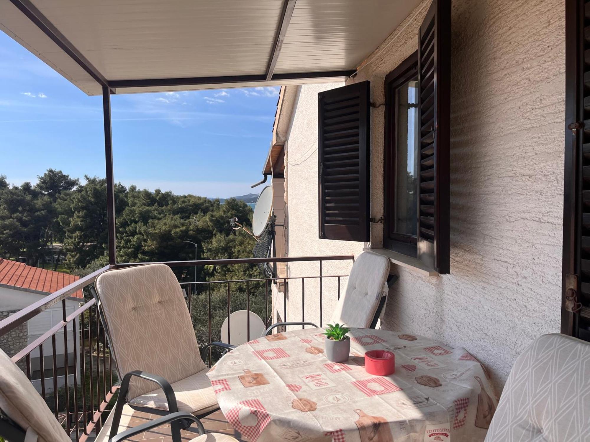 Apartments Villa Mirella 20 M From The Sea - Free Parking Trogir Exterior foto