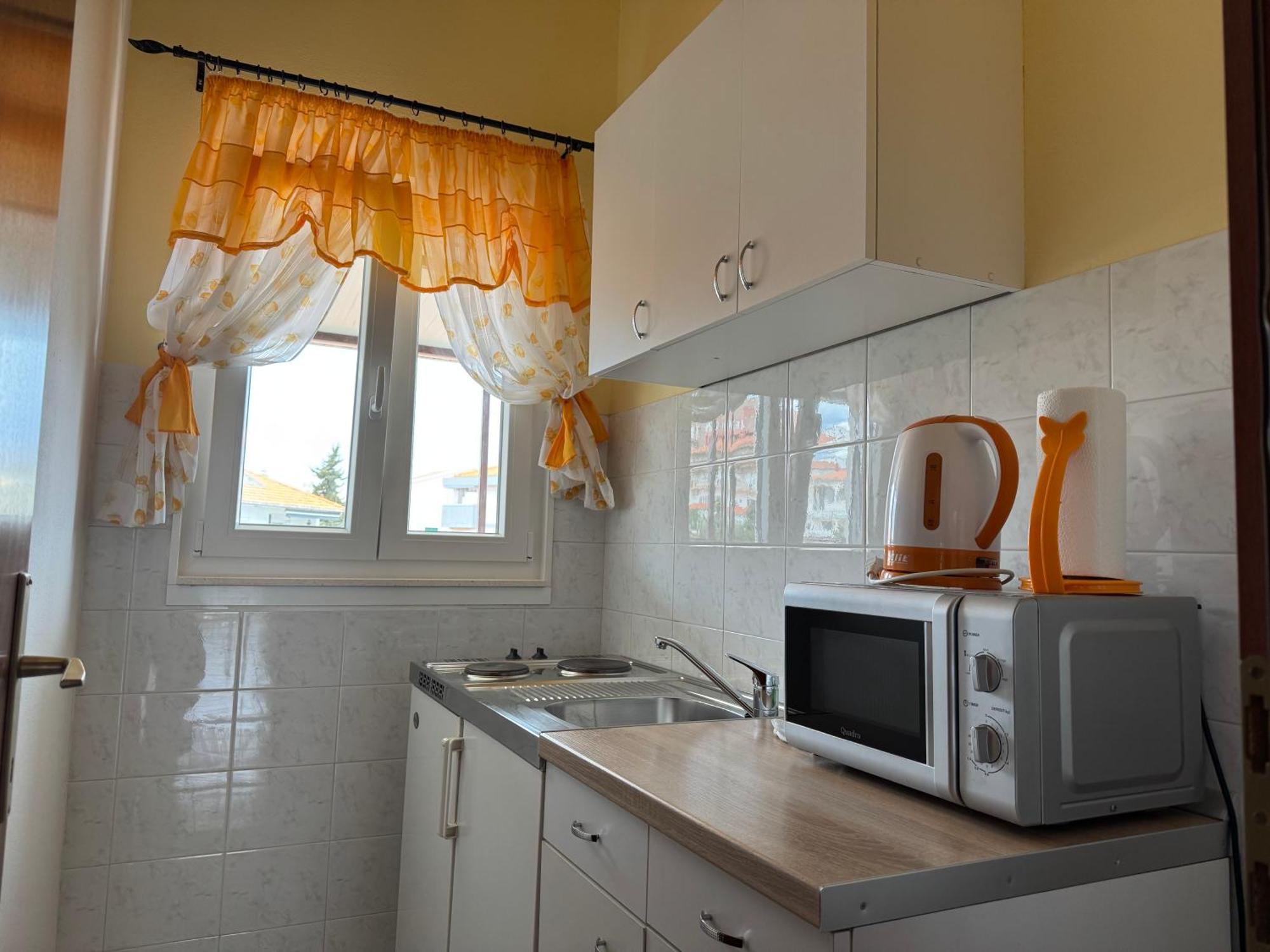 Apartments Villa Mirella 20 M From The Sea - Free Parking Trogir Exterior foto